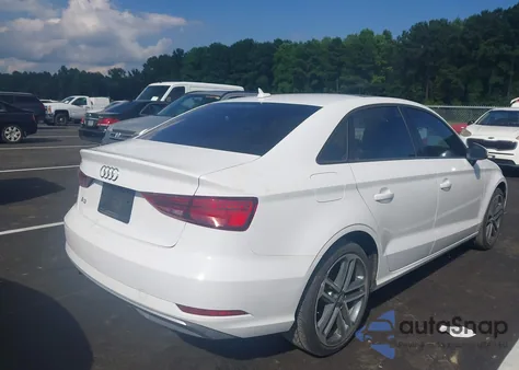 2018 Audi A3 2.0T Premium z USA, uszkodzony, nr VIN WAUAUGFF9J1070750